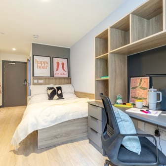 Deluxe En Suite - Image 2